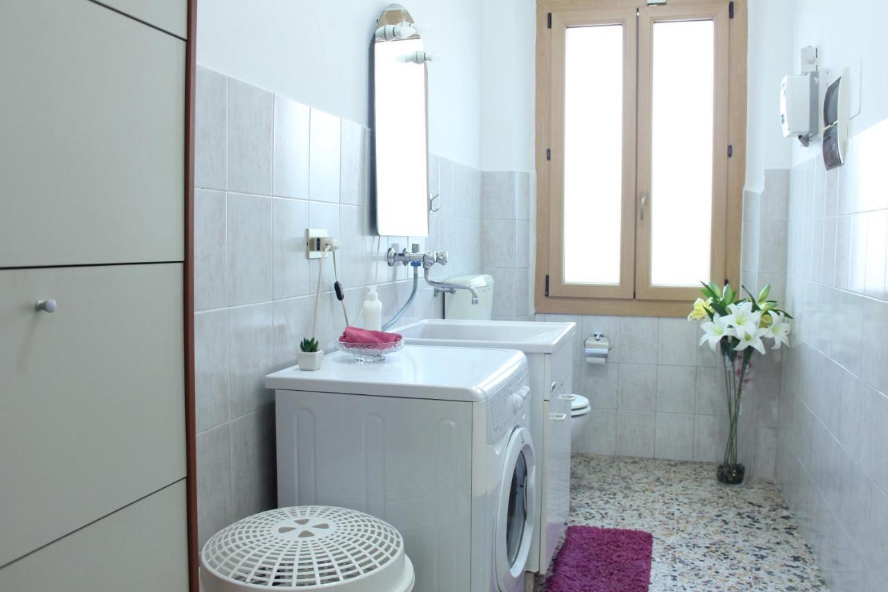 L' Oasi Del Cervo - Casa Con Giardino E Posto Auto, Uscita Autostrada A11 Villa Florence Ngoại thất bức ảnh